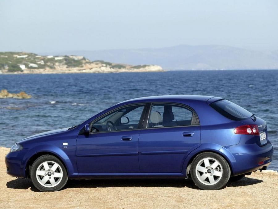  Daewoo Lacetti Hatchback SX 2004 года  (фото 11 из 13)